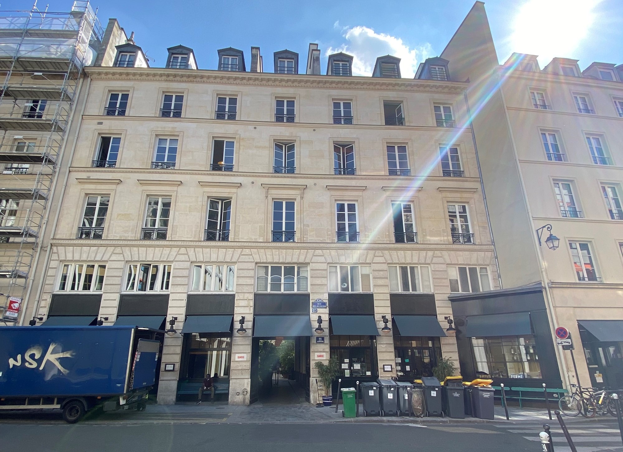 Office space for rent: 23 Rue des Jeuneurs, Paris