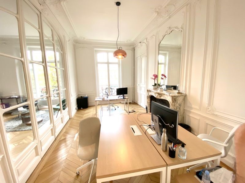 Office space for rent: 61 Avenue Charles de Gaulle, Neuilly-Sur-Seine