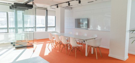 Presentation room which can be turned into private meeting room