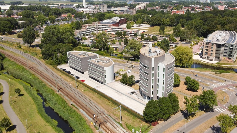 Foto 2 de la Laan der Continenten 172-184 en Alphen aan den Rijn